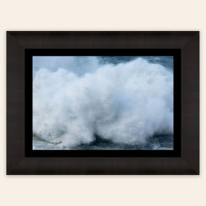 A framed wave picture of a winter swell on Kauai's North Shore.